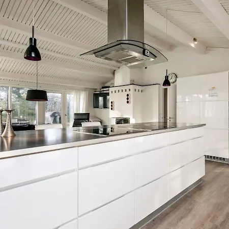 Six-bedroom In * Humble