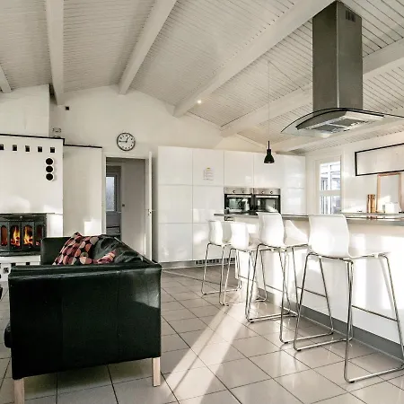 Holiday home Six-bedroom In *