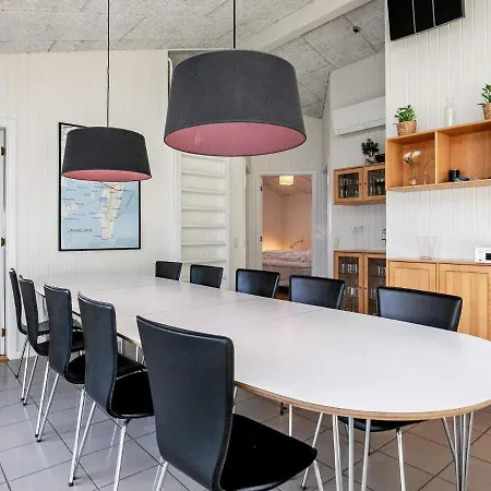 Six-bedroom In Holiday home Humble