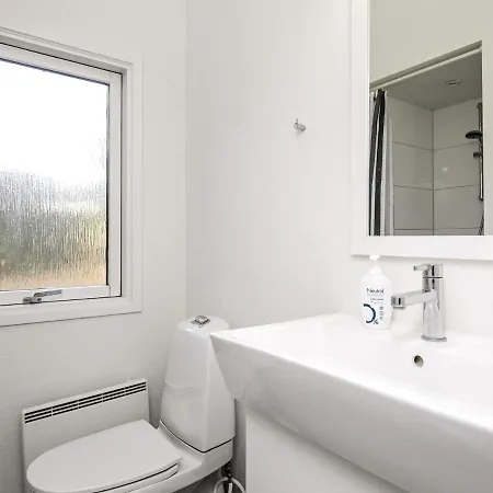 Six-bedroom In Casa de Férias Nordenbro Vesteregn
