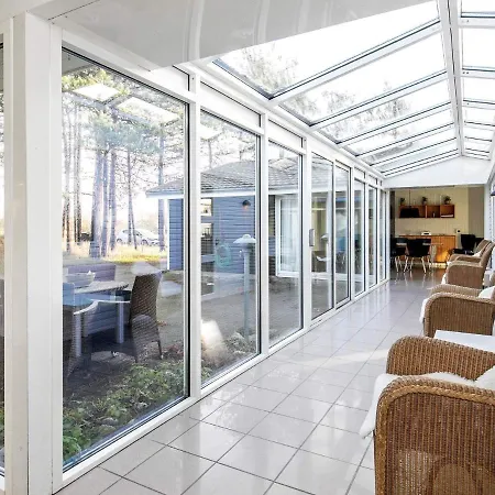 Six-bedroom In *