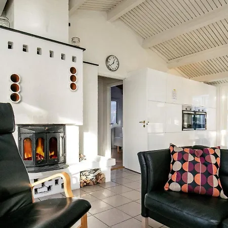 Six-bedroom In *