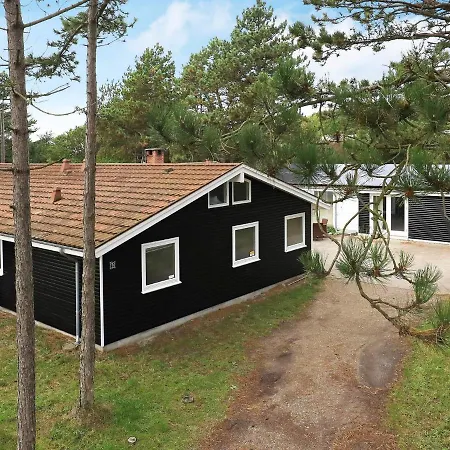 Holiday home Six-bedroom In *