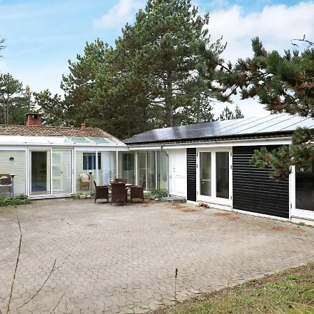 Holiday home Six-bedroom In