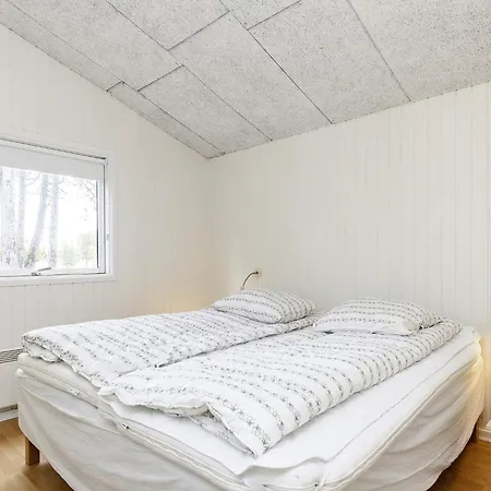 Six-bedroom In