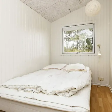 Six-bedroom In Holiday home *