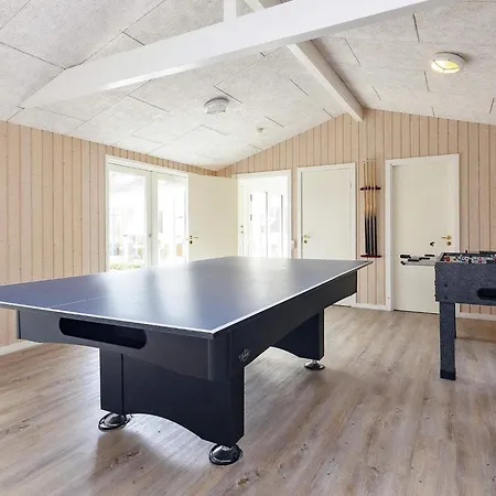 Holiday home Six-bedroom In Humble