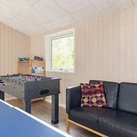 Holiday home Six-bedroom In Humble