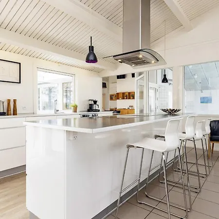 Six-bedroom In Holiday home Humble