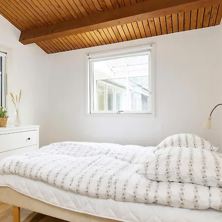 Six-bedroom In