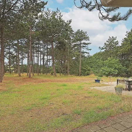 Holiday home Six-bedroom In
