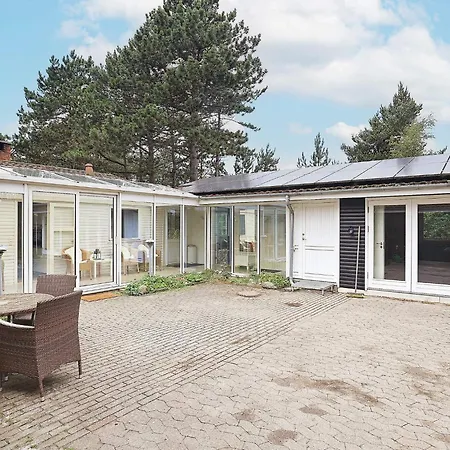 Six-bedroom In