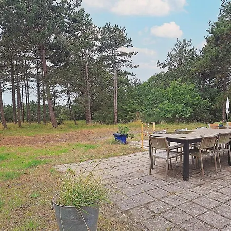 Six-bedroom In Holiday home Humble