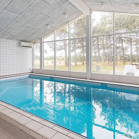 Six-bedroom In *
