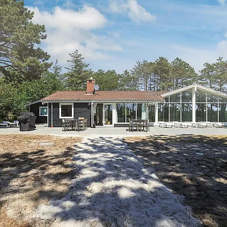 Six-bedroom In Casa de Férias Nordenbro Vesteregn